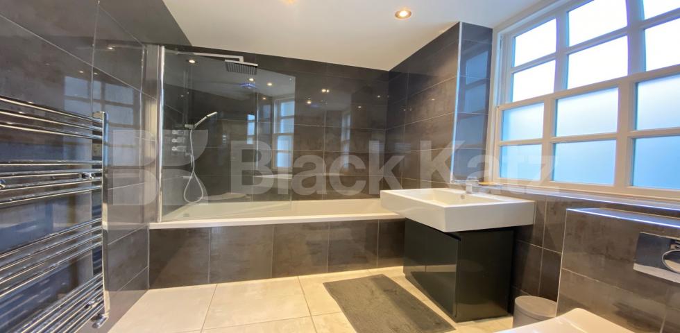 			NEWLY RENOVATED, 2 Bedroom, 1 bath, 1 reception Apartment			 Cloudesley Road N1, Angel